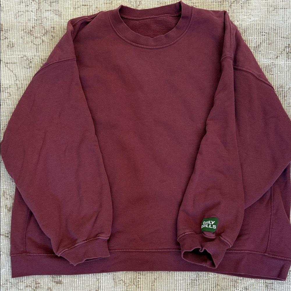 Daily Drills Reversible Oversized Sweatshirt
Maroon
Size XS/S
Worn 2 times